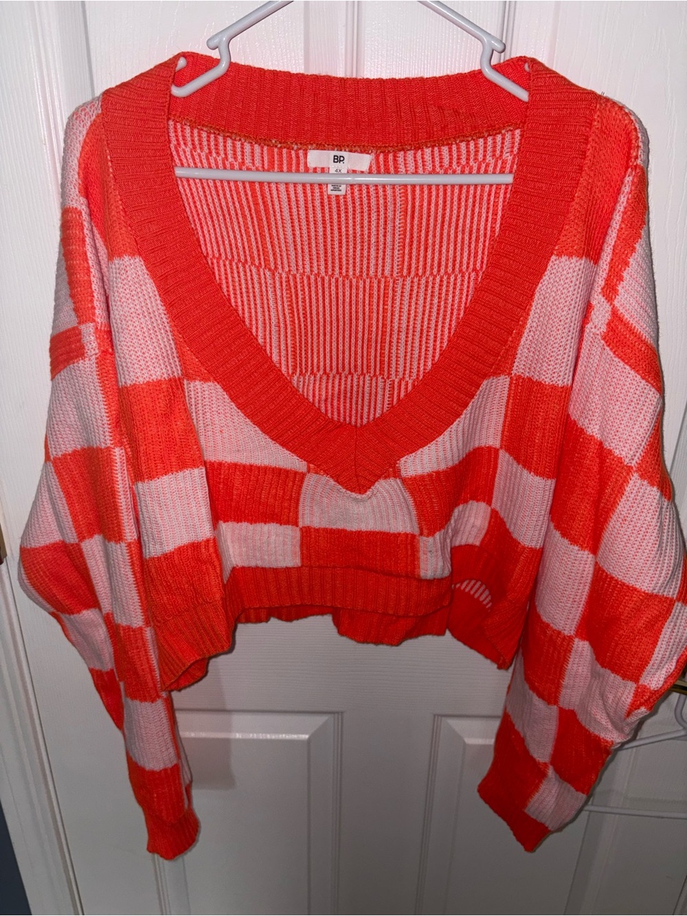 Women’s Plus bp Cropped Neon Reddish Orange Checkerboard V-Neck Sweater - 4X